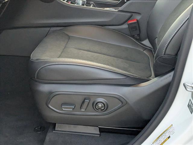 new 2025 Jeep Grand Cherokee car, priced at $38,665