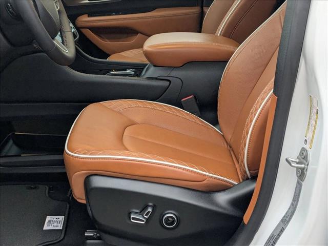 used 2025 Chrysler Pacifica car, priced at $41,495