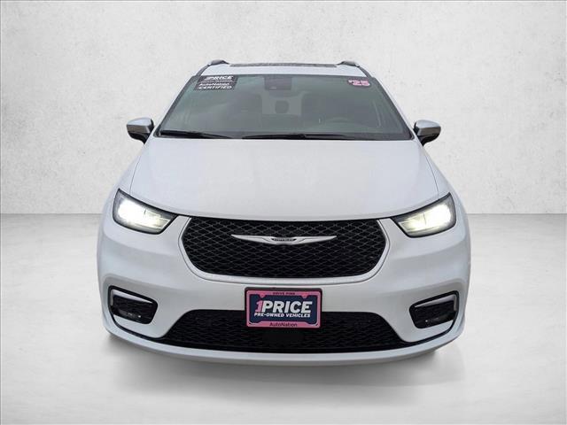 used 2025 Chrysler Pacifica car, priced at $41,495
