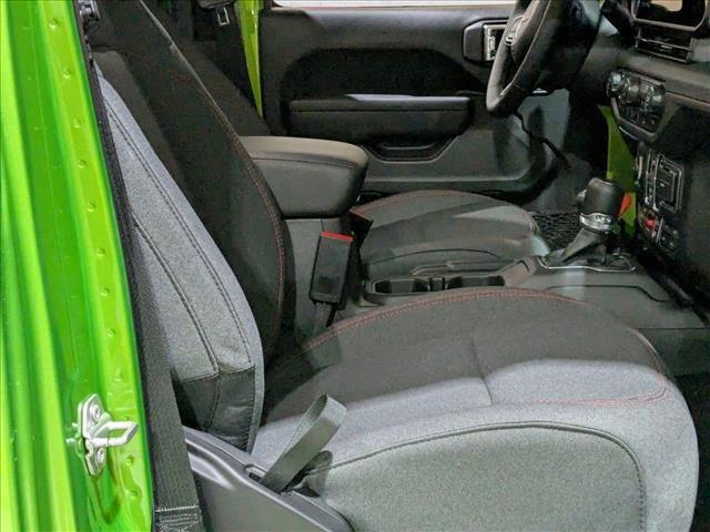 new 2025 Jeep Gladiator car, priced at $47,212