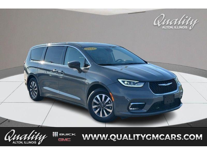 used 2022 Chrysler Pacifica Hybrid car, priced at $23,777