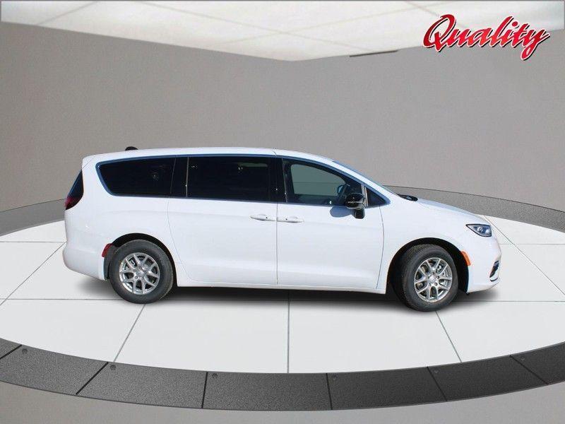 new 2026 Chrysler Pacifica car, priced at $44,860