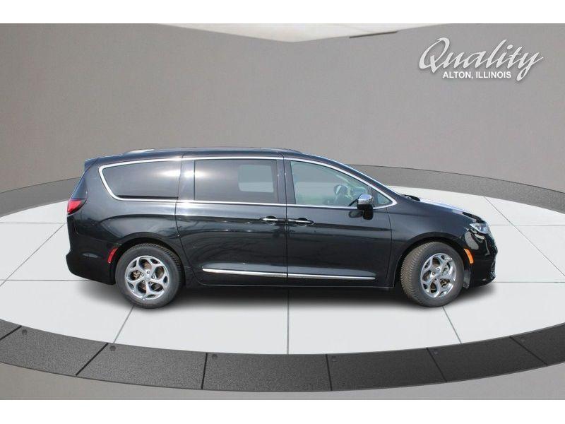 used 2023 Chrysler Pacifica car, priced at $26,985