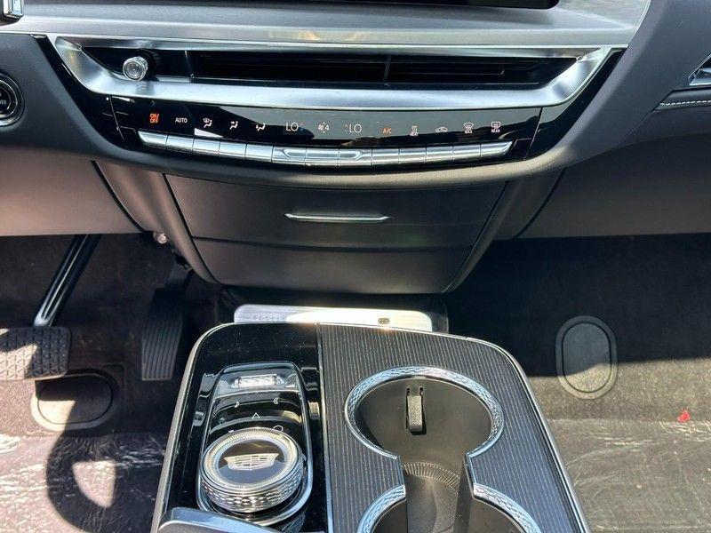 new 2025 Cadillac LYRIQ car