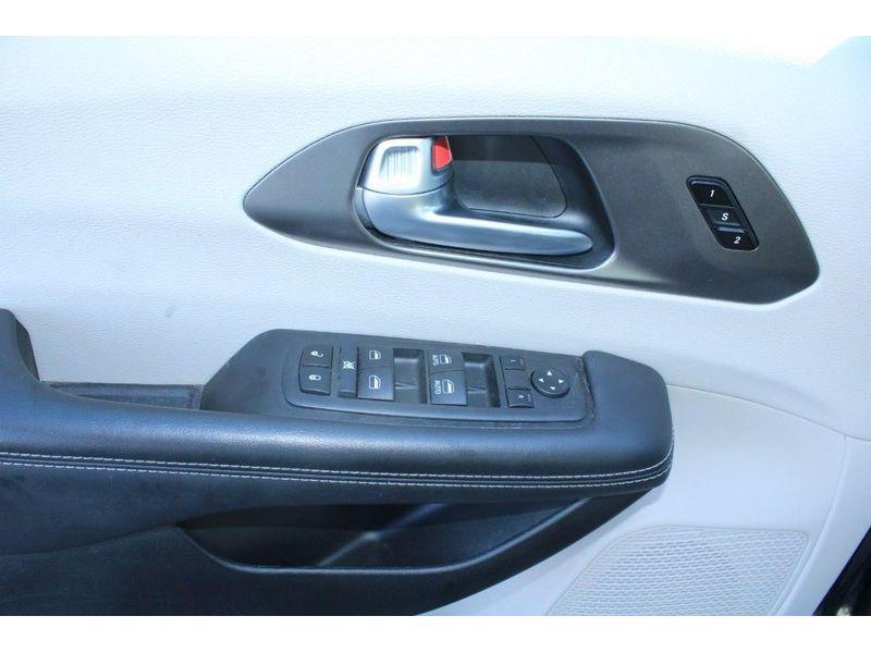 used 2024 Chrysler Pacifica car, priced at $27,777
