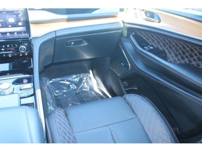 used 2024 Jeep Grand Cherokee car, priced at $45,977