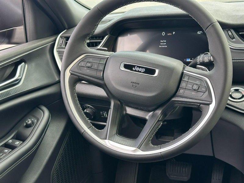 new 2025 Jeep Grand Cherokee car