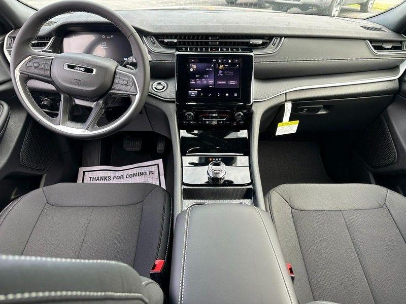 new 2025 Jeep Grand Cherokee car