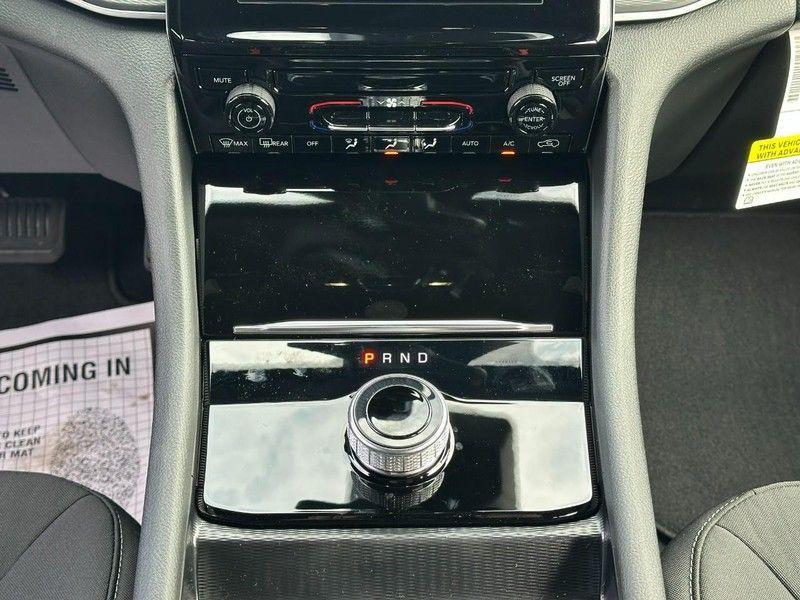 new 2025 Jeep Grand Cherokee car