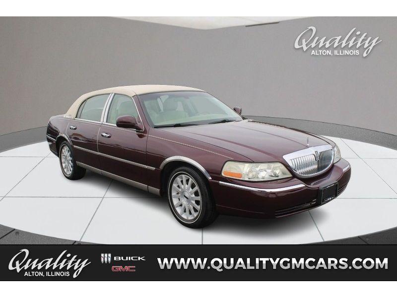 used 2006 Lincoln Town Car car, priced at $6,777