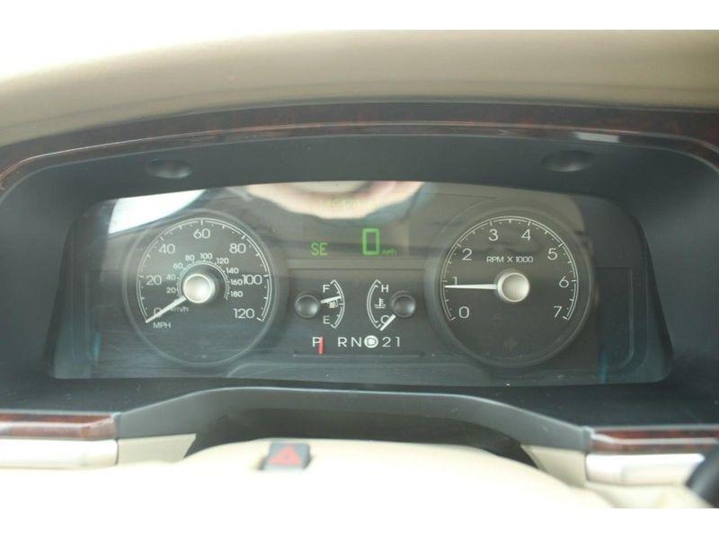 used 2006 Lincoln Town Car car, priced at $6,777