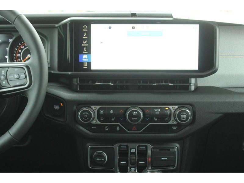 new 2025 Jeep Wrangler car