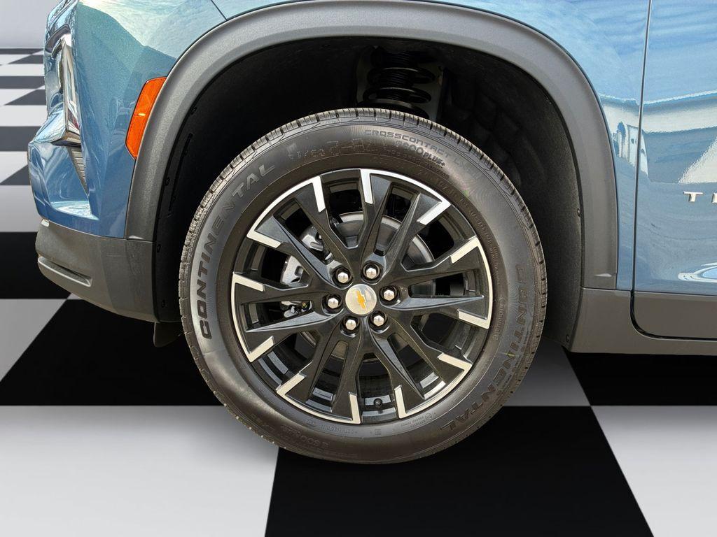 new 2026 Chevrolet Traverse car, priced at $43,180