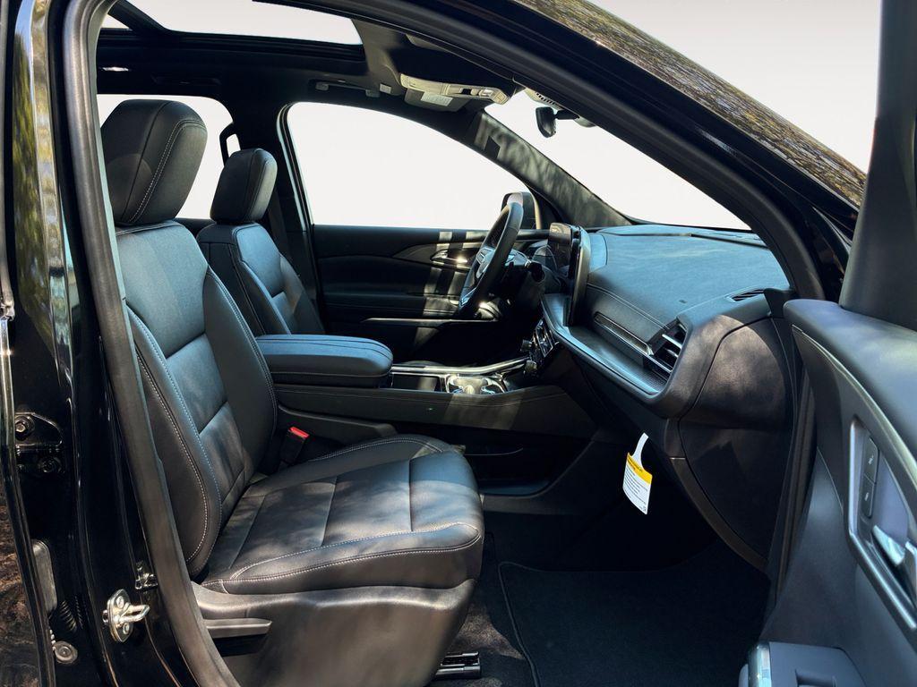 new 2026 Chevrolet Traverse car, priced at $43,973