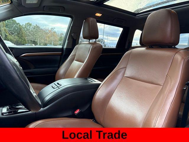 used 2019 Toyota Highlander Hybrid car, priced at $34,000