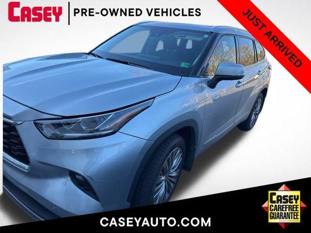 used 2020 Toyota Highlander Hybrid car, priced at $38,300