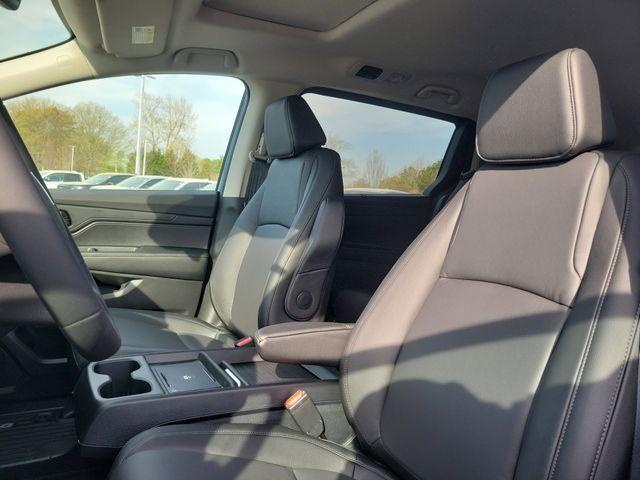 new 2026 Honda Odyssey car, priced at $41,637
