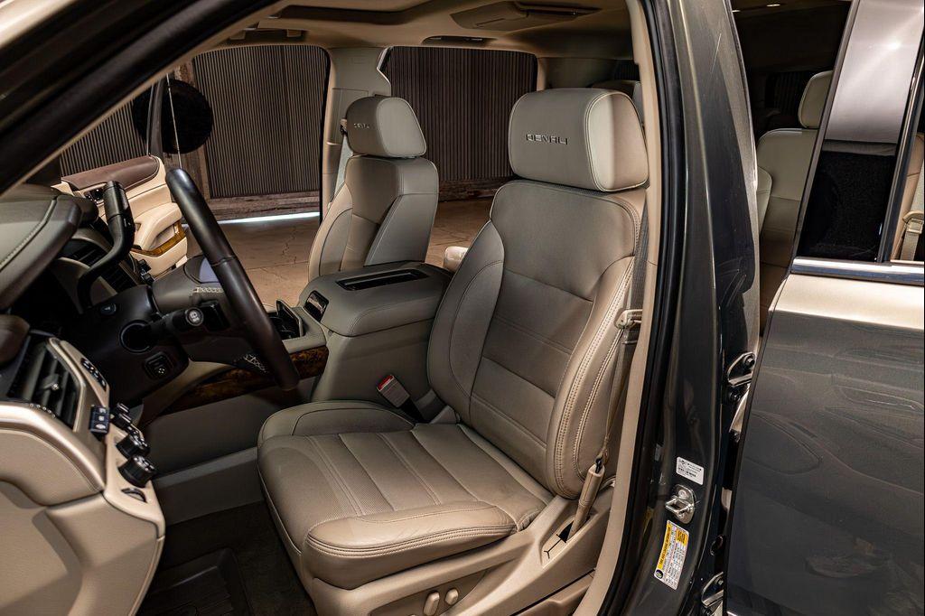 used 2017 GMC Yukon car, priced at $39,990