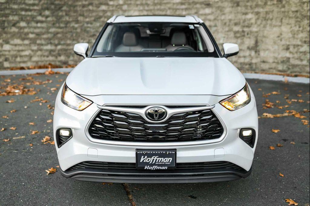 used 2023 Toyota Highlander car, priced at $37,900