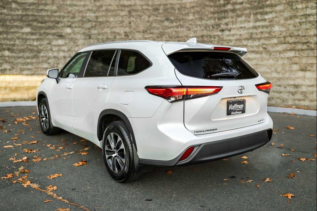 used 2023 Toyota Highlander car, priced at $37,900
