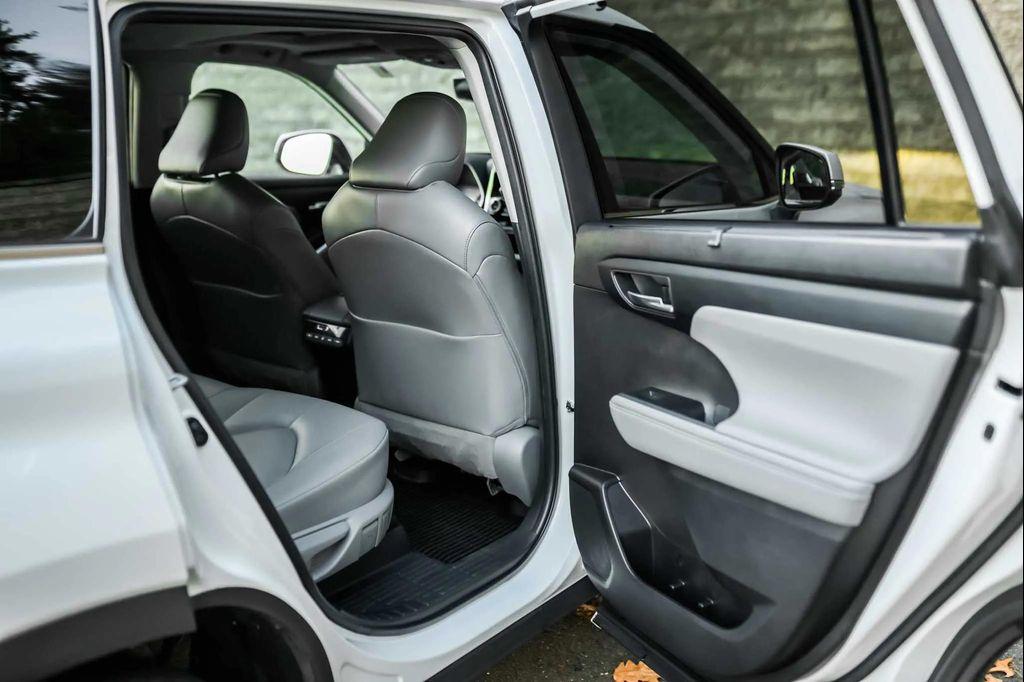 used 2023 Toyota Highlander car, priced at $37,900