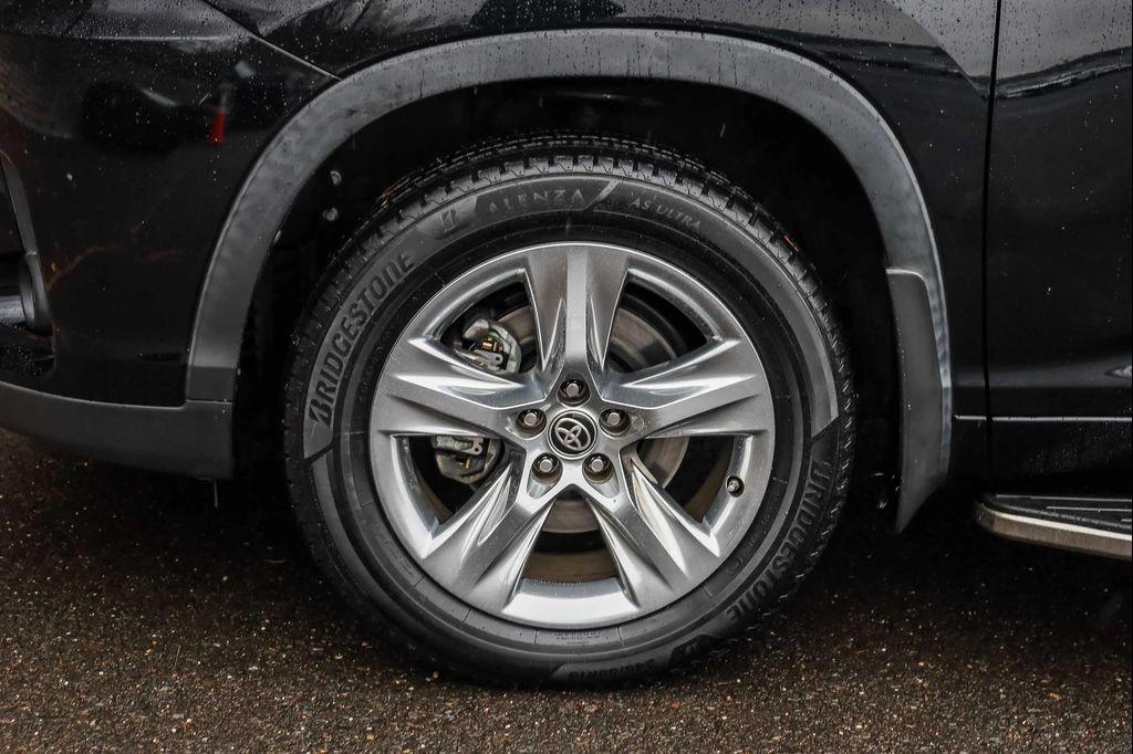 used 2019 Toyota Highlander car, priced at $32,500