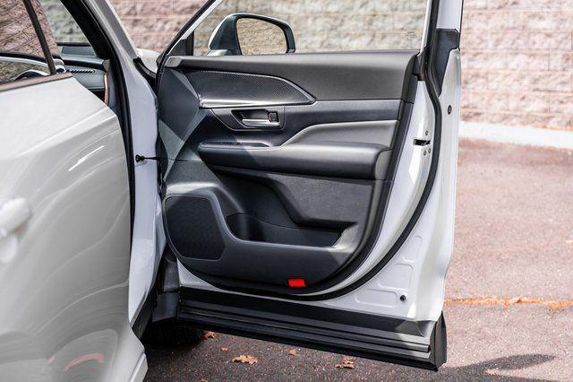 used 2025 Toyota Grand Highlander Hybrid car, priced at $57,000