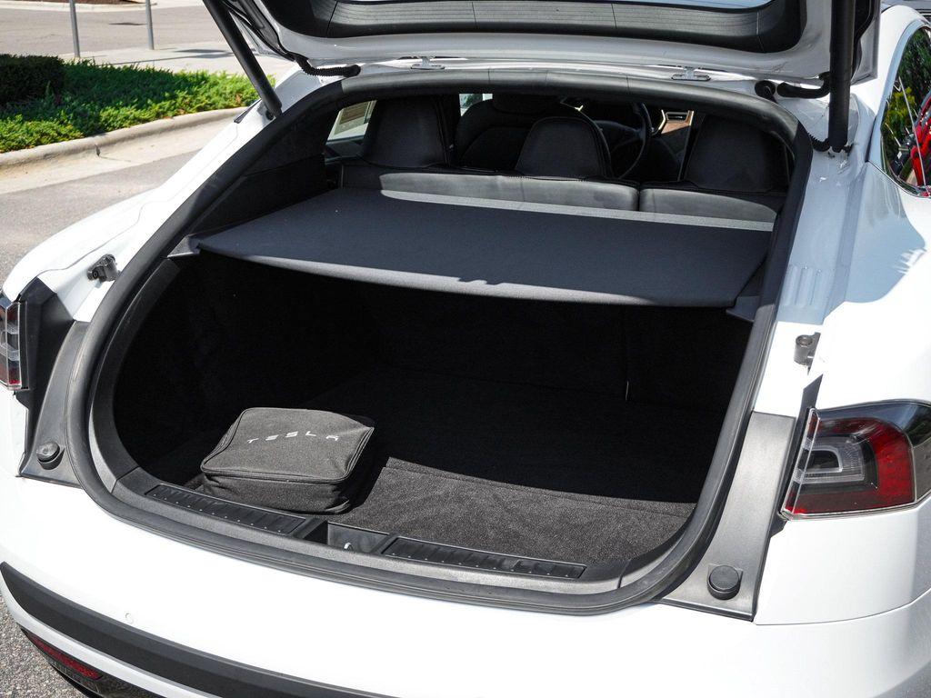 Tesla Model S view 30