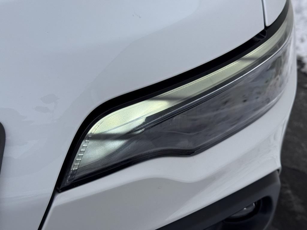 used 2022 Jeep Cherokee car, priced at $22,992