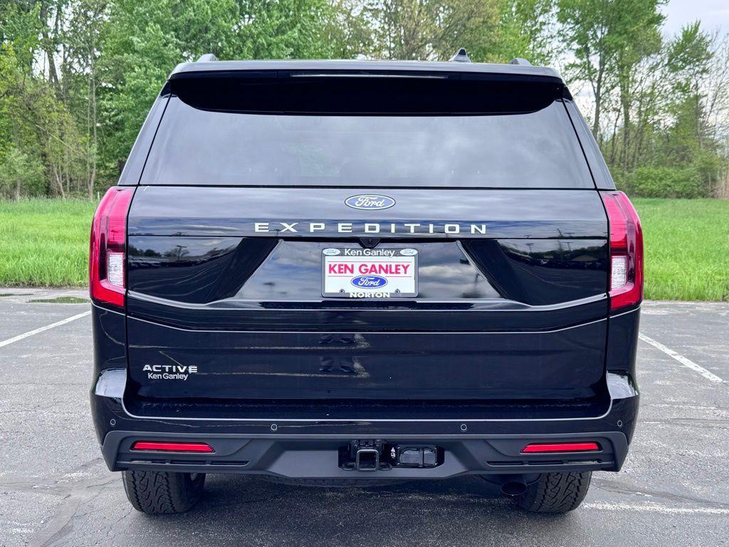 new 2026 Ford Expedition car, priced at $70,339