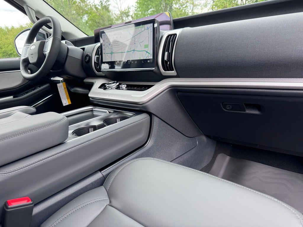 new 2026 Ford Expedition car, priced at $70,339