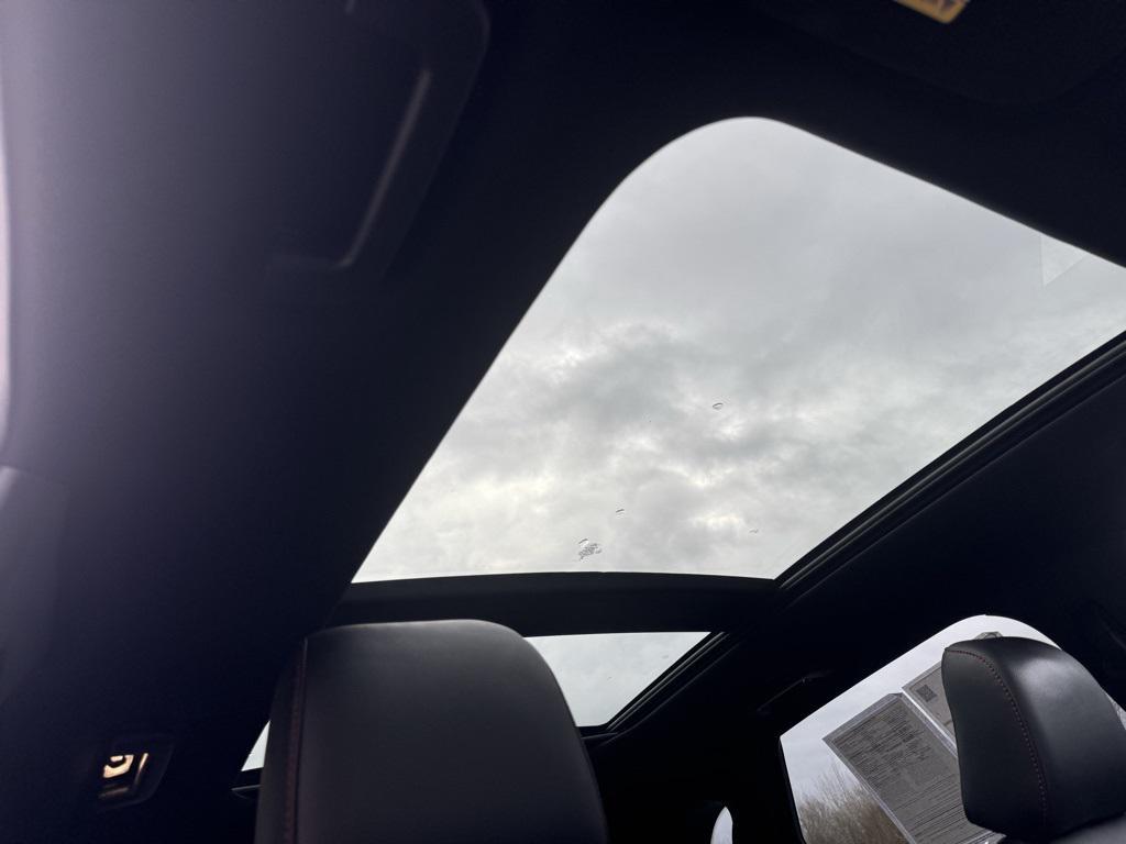 used 2024 Ford Edge car, priced at $29,114