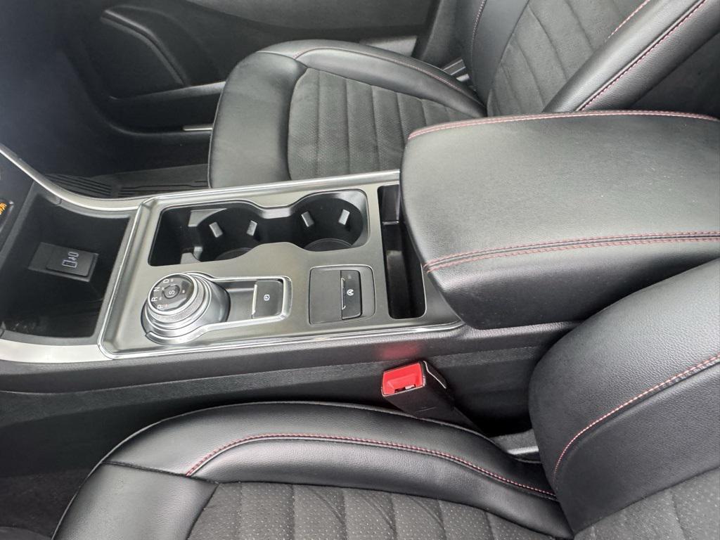 used 2024 Ford Edge car, priced at $29,114