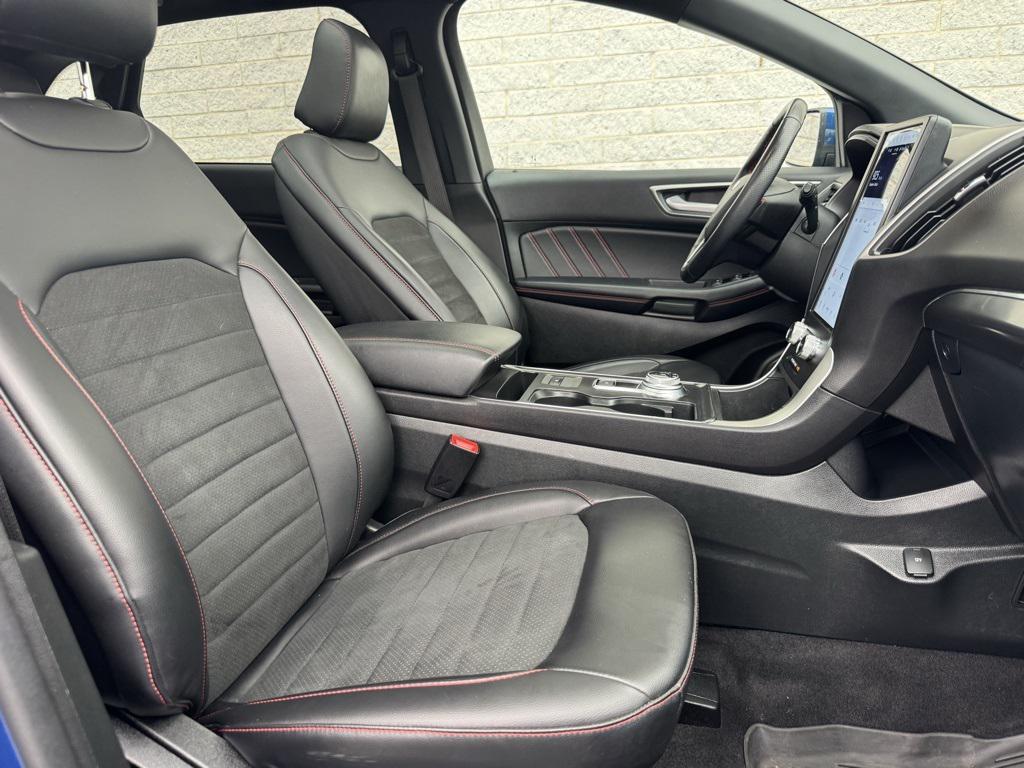 used 2024 Ford Edge car, priced at $29,114