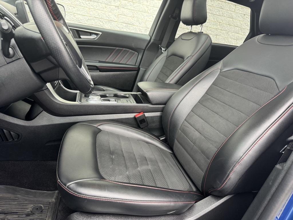 used 2024 Ford Edge car, priced at $29,114