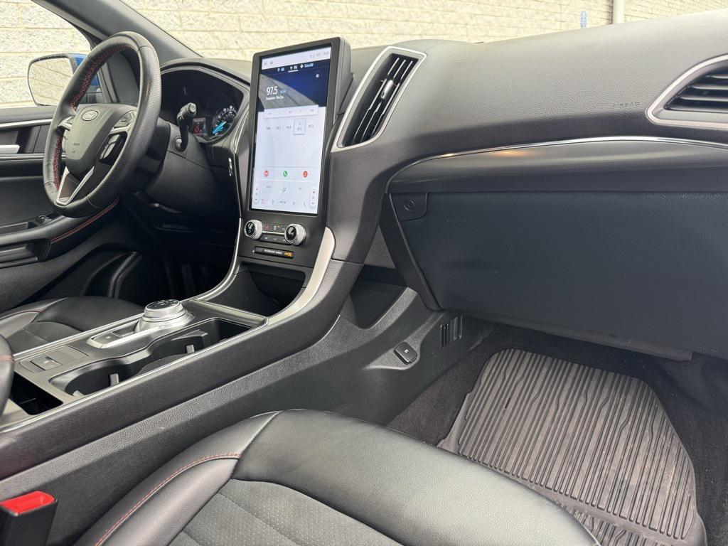 used 2024 Ford Edge car, priced at $29,114