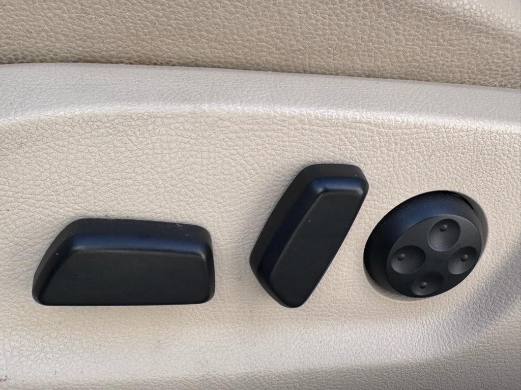 used 2013 Volkswagen Eos car, priced at $8,996