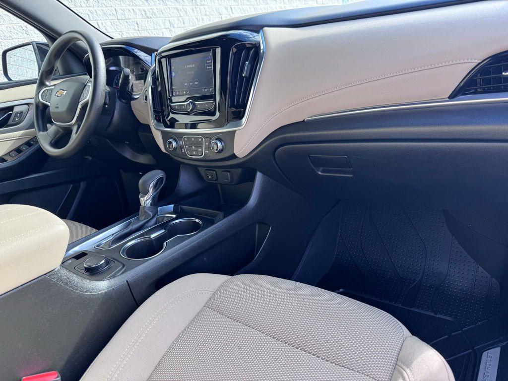 used 2023 Chevrolet Traverse car, priced at $25,992