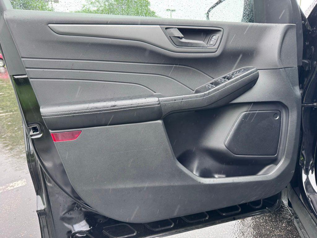 used 2023 Ford Escape car, priced at $24,912