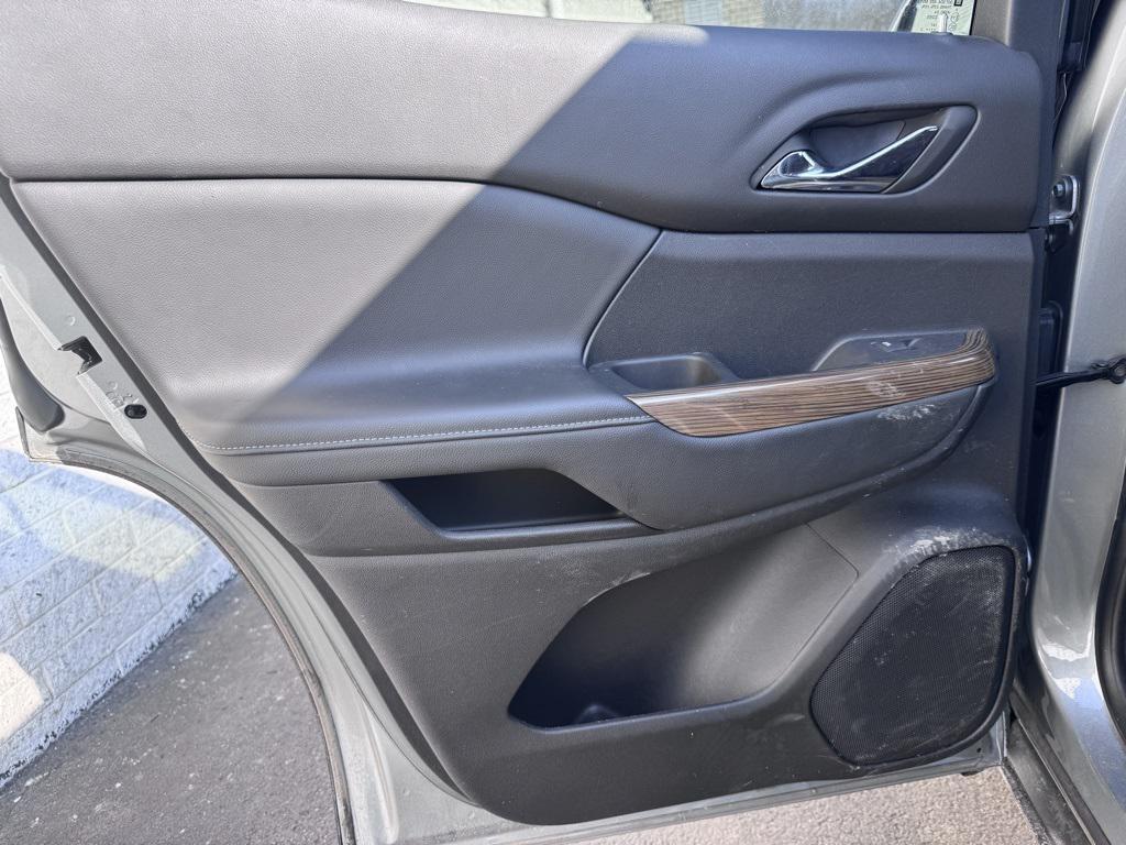 used 2023 GMC Acadia car, priced at $27,598