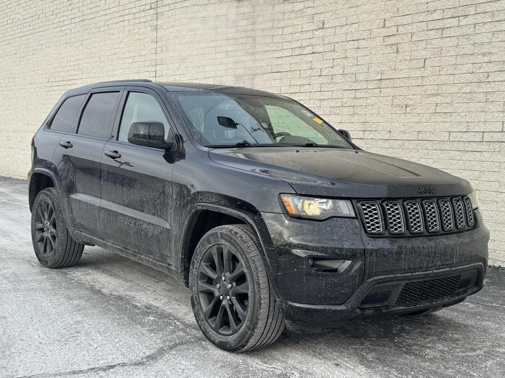 used 2017 Jeep Grand Cherokee car, priced at $15,692