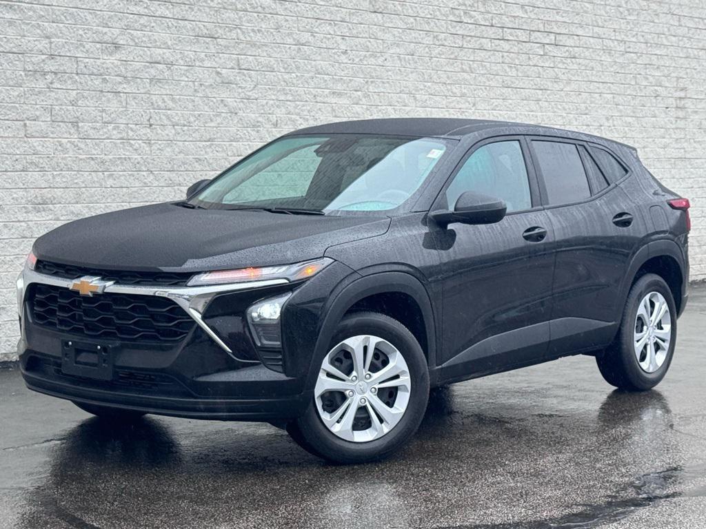 used 2025 Chevrolet Trax car, priced at $22,526