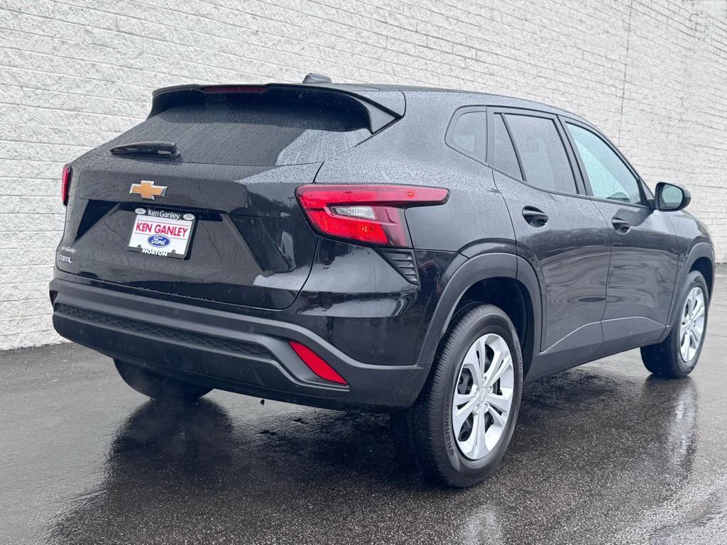 used 2025 Chevrolet Trax car, priced at $22,526