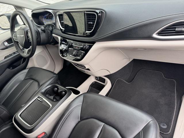 used 2023 Chrysler Pacifica Hybrid car, priced at $24,821