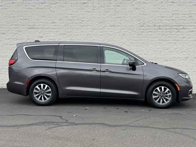 used 2023 Chrysler Pacifica Hybrid car, priced at $24,821