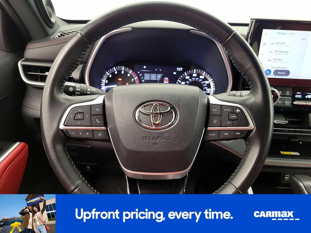 used 2023 Toyota Highlander car, priced at $38,998