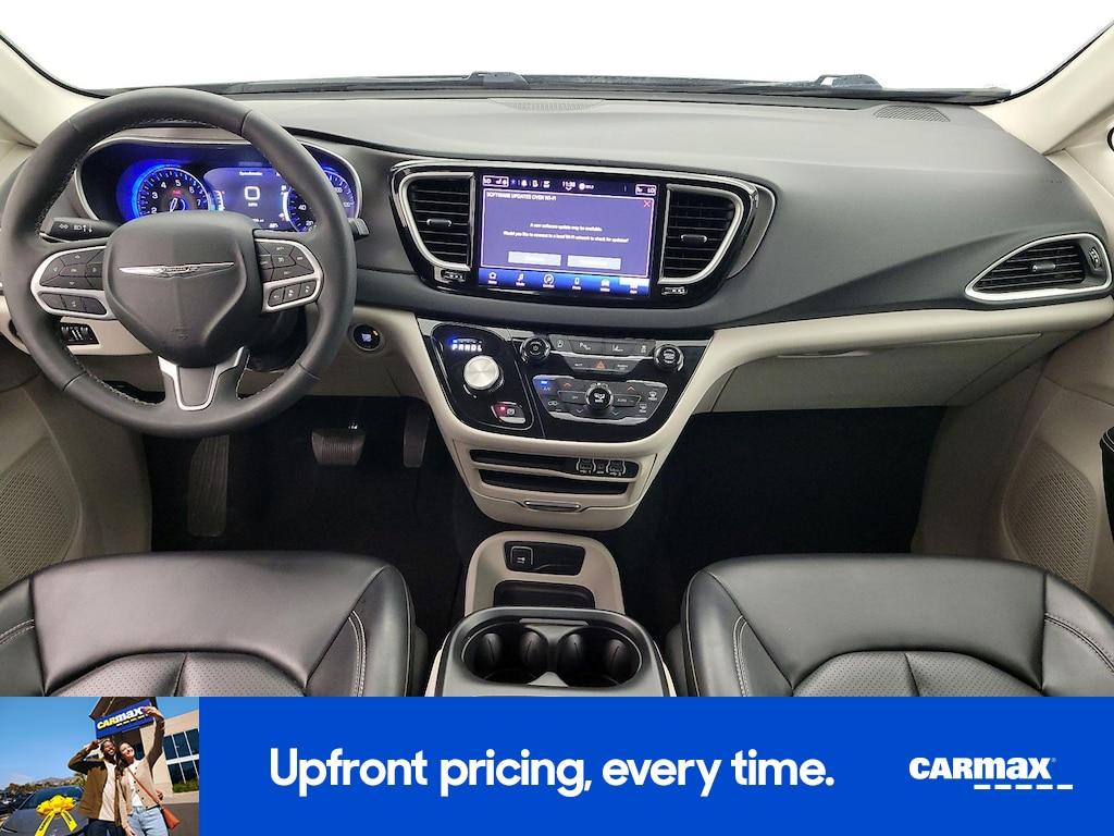 used 2023 Chrysler Pacifica car, priced at $25,998