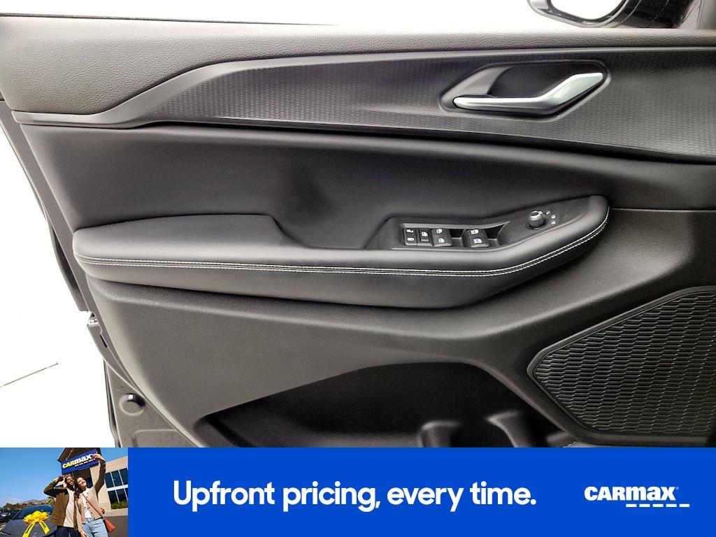 used 2023 Jeep Grand Cherokee car, priced at $32,998