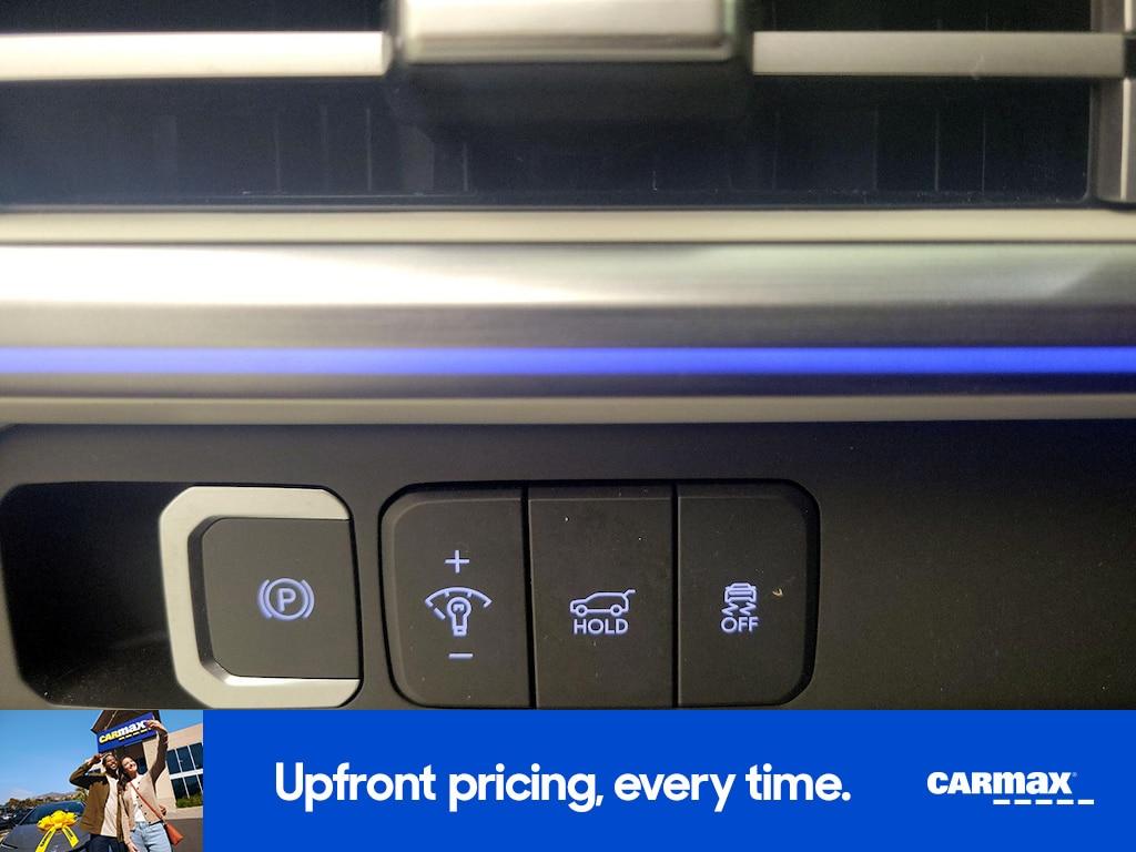 used 2024 Hyundai Santa Fe car, priced at $35,998