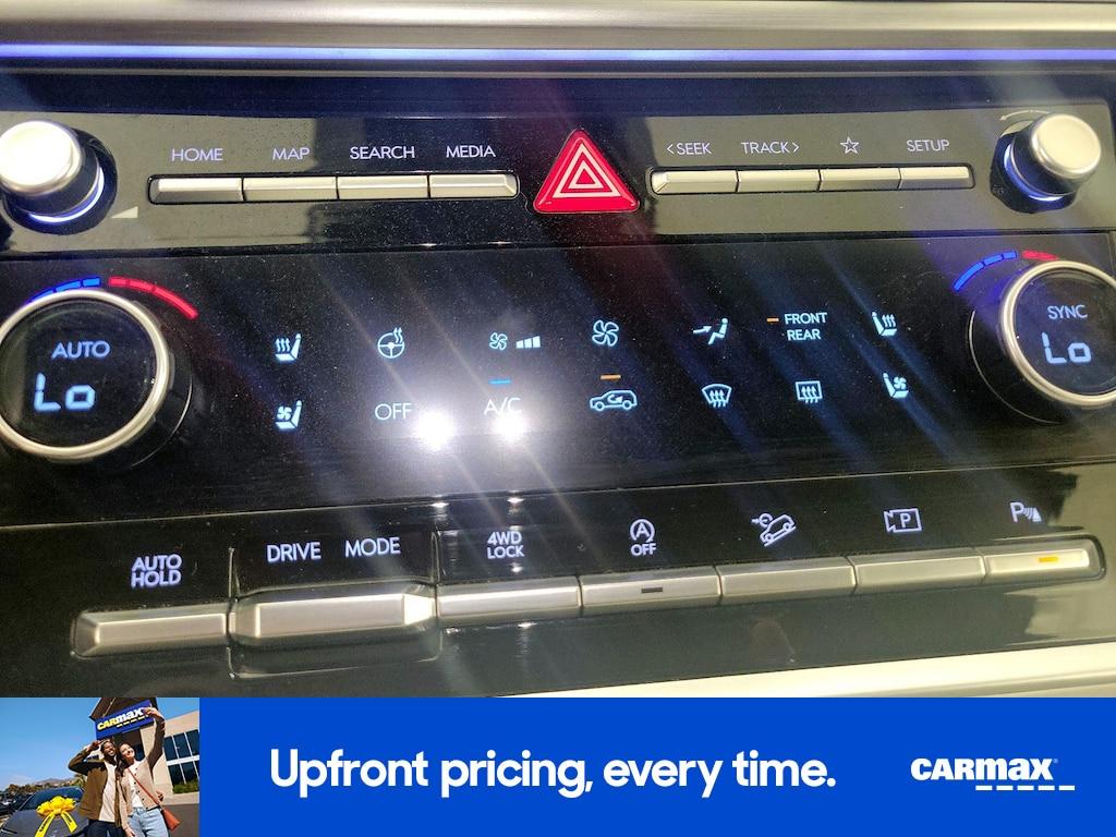 used 2024 Hyundai Santa Fe car, priced at $35,998